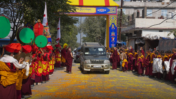 Kyabgӧn Drung Goshir Gyaltsab Rinpoche Arrives to Preside over the 39th Kagyu Monlam