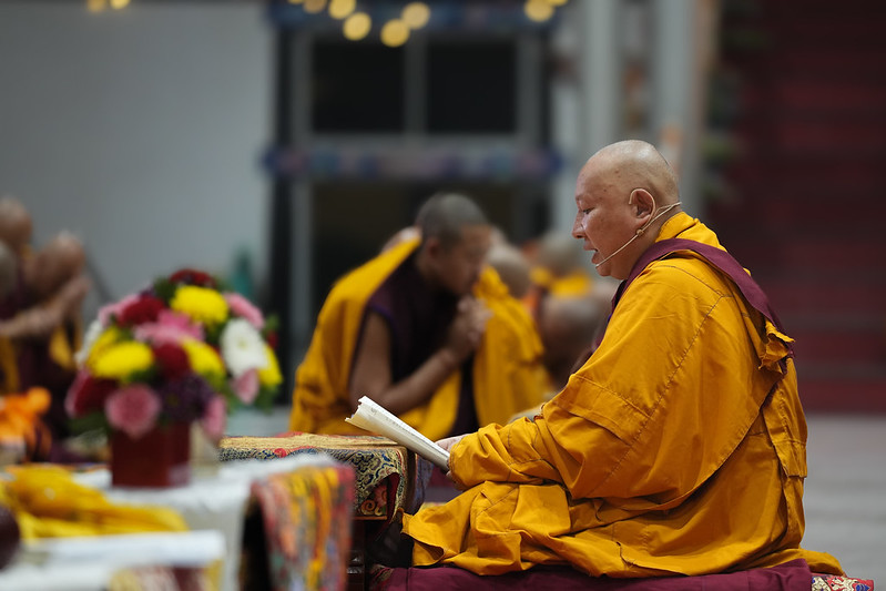 རྒྱལ་ཡོངས་བཀའ་བརྒྱུད་སྨོན་ལམ་ཆེན་མོ་ཐེངས་སོ་དགུ་པའི་ཉིན་གཉིས་པའི་མཛད་རིམ་རགས་བསྡུས། 