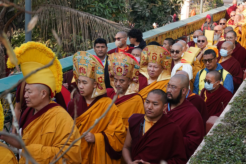 རྒྱལ་ཡོངས་བཀའ་བརྒྱུད་སྨོན་ལམ་ཆེན་མོ་ཐེངས་ ༣༩ པའི་བཀའ་འགྱུར་ཆོས་སྐོར་དང་དག་སྒྲོག་མཛད་པ། 