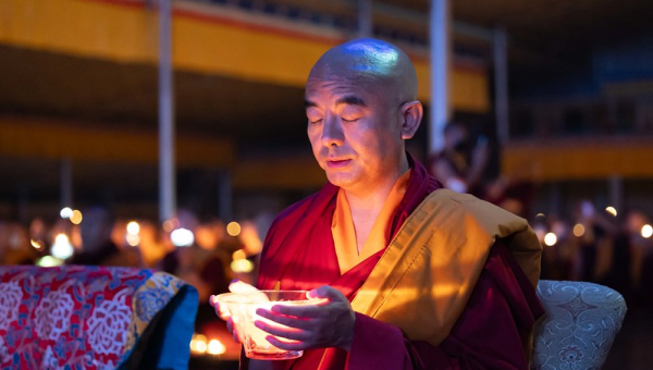 རྒྱལ་ཡོངས་བཀའ་བརྒྱུད་སྨོན་ཆེན་མོ་ཐེངས་སོ་དགུ་པའི་ཉིན་མཐའ་མའི་མཛད་རིམ་མར་མེ་སྨོན་ལམ་སྐོར། 